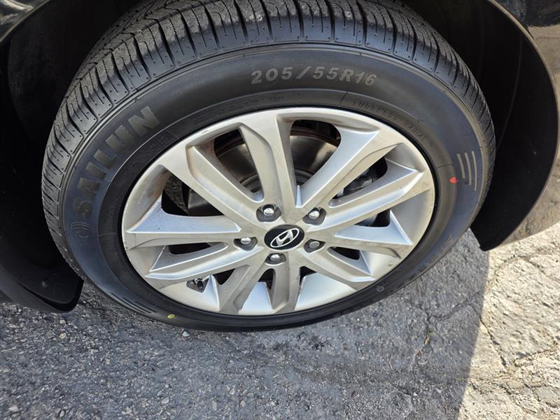 Hyundai Elantra SE 6AT 2015