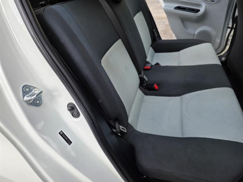 Toyota Prius c Four 2014