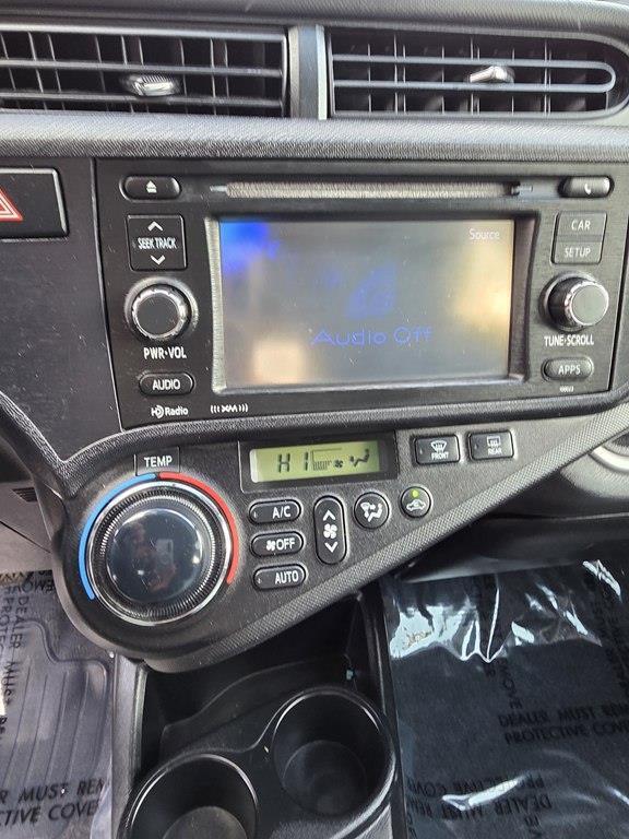 Toyota Prius c Four 2014