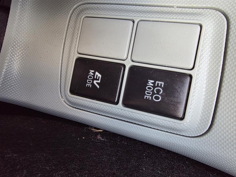 Toyota Prius c Four 2014