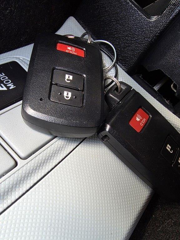 Toyota Prius c Four 2014