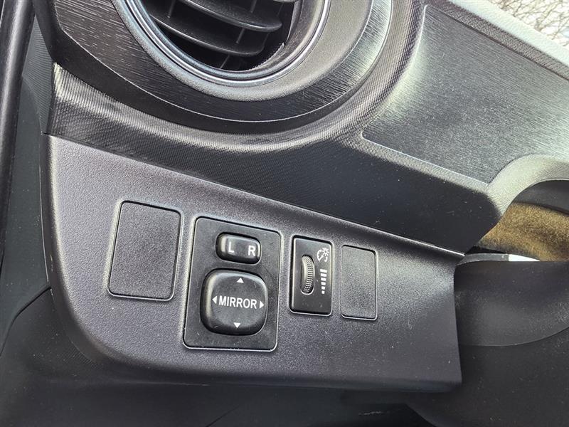 Toyota Prius c Four 2014