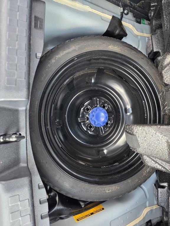 Toyota Prius c Four 2014