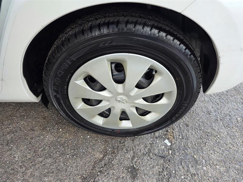 Toyota Prius c Four 2014