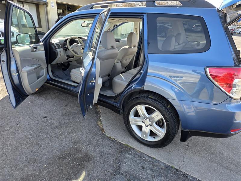 Subaru Forester 2.5X Premium 2010