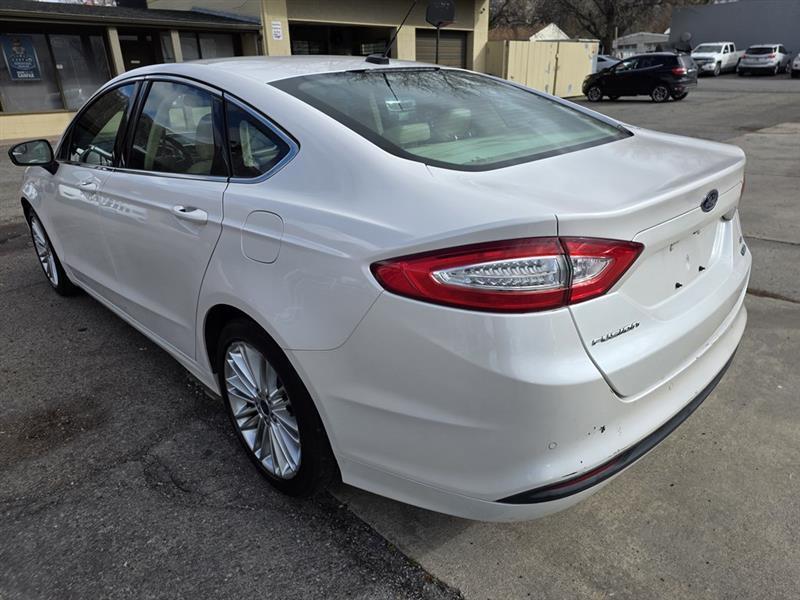 Ford Fusion SE 2016