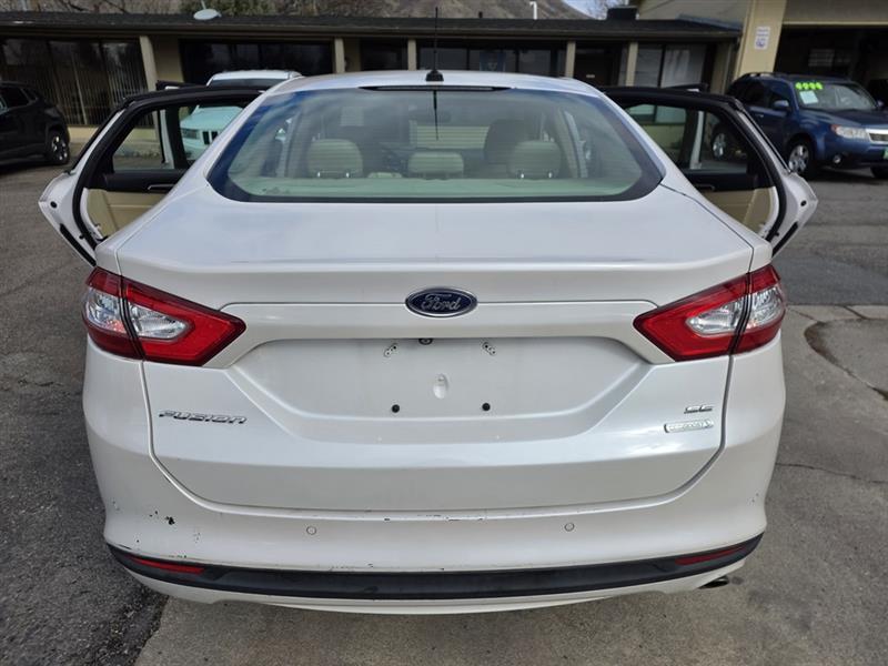 Ford Fusion SE 2016