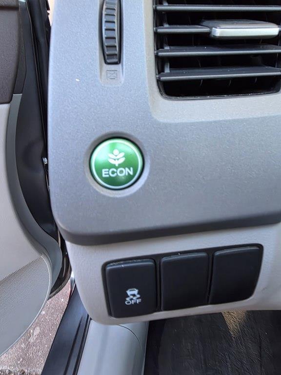 Honda Civic LX Sedan 5-Speed AT 2012