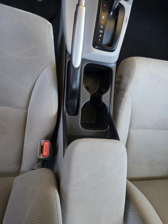 Honda Civic LX Sedan 5-Speed AT 2012