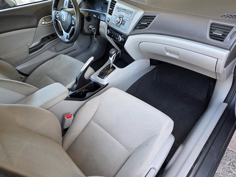Honda Civic LX Sedan 5-Speed AT 2012