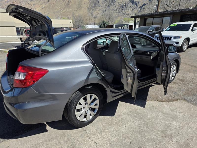 Honda Civic LX Sedan 5-Speed AT 2012