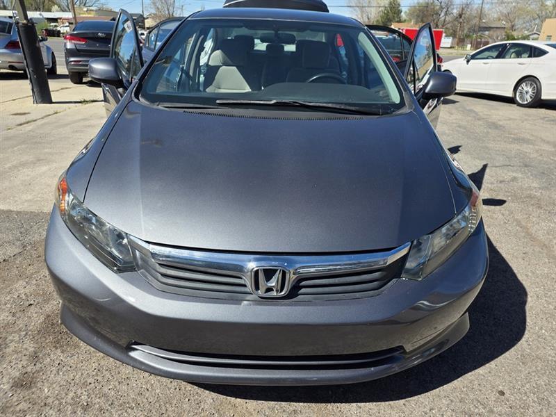 Honda Civic LX Sedan 5-Speed AT 2012