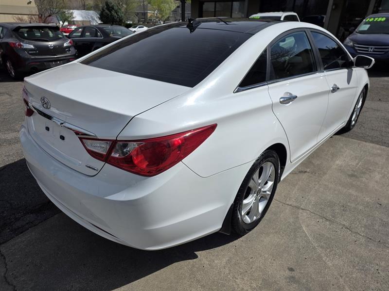 Hyundai Sonata SE Auto 2013