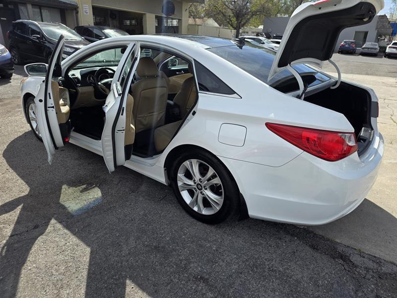 Hyundai Sonata SE Auto 2013