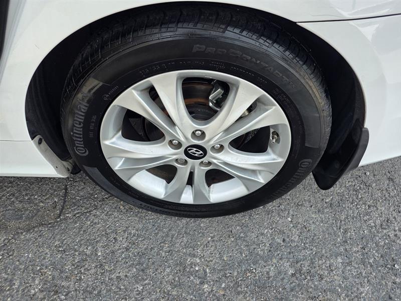 Hyundai Sonata SE Auto 2013