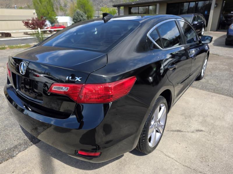 Acura ILX 5-Spd AT w/ Premium Package 2013