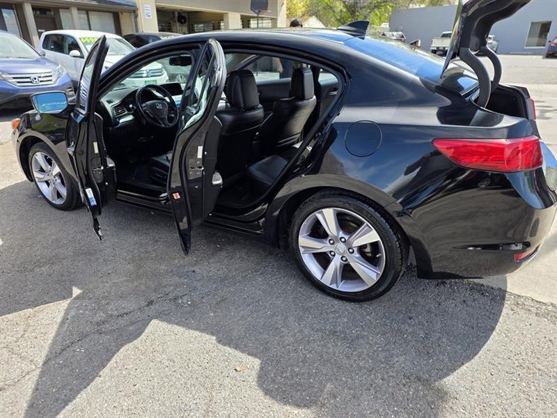 Acura ILX 5-Spd AT w/ Premium Package 2013