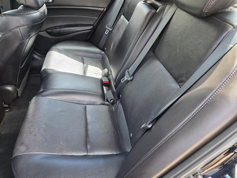 Acura ILX 5-Spd AT w/ Premium Package 2013