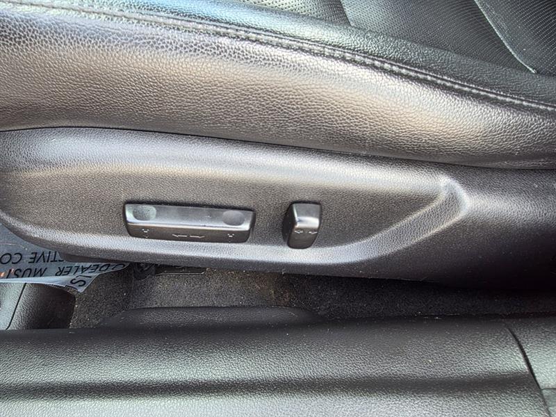 Acura ILX 5-Spd AT w/ Premium Package 2013