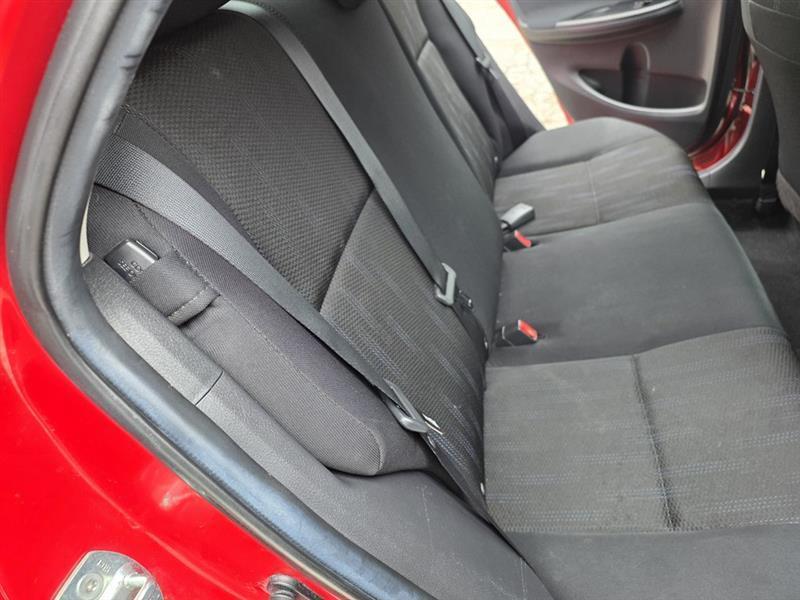 Toyota Corolla Base 5-Speed MT 2011