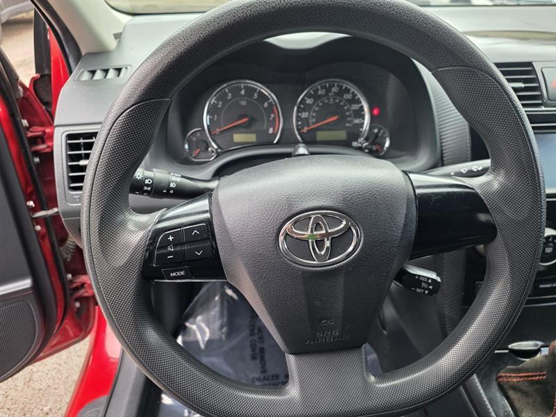 Toyota Corolla Base 5-Speed MT 2011
