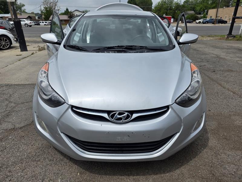 Hyundai Elantra GLS M/T 2013