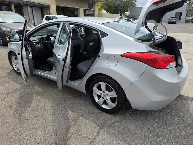 Hyundai Elantra GLS M/T 2013