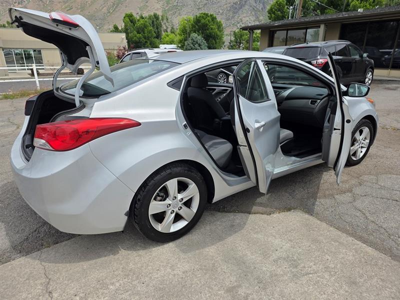 Hyundai Elantra GLS M/T 2013