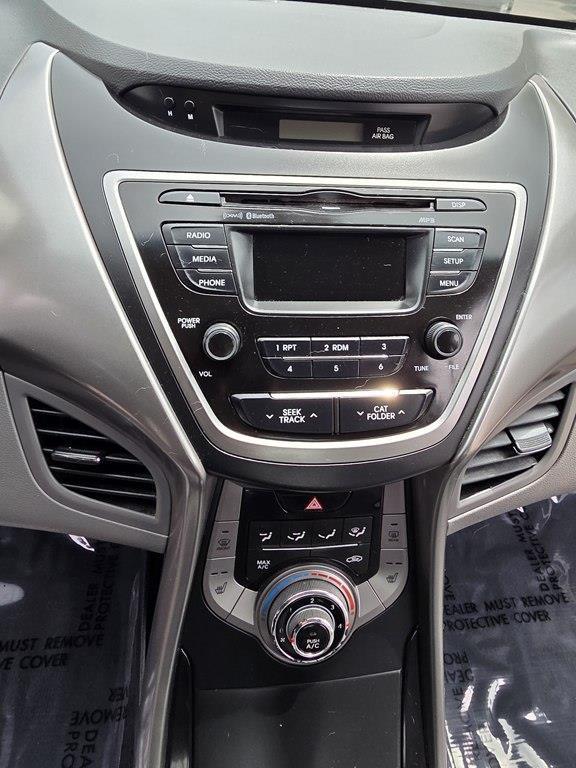 Hyundai Elantra GLS M/T 2013