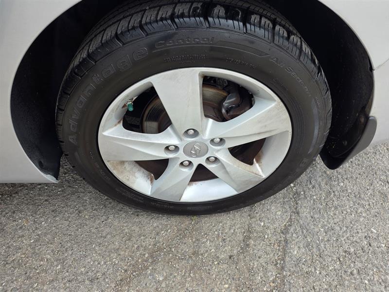 Hyundai Elantra GLS M/T 2013