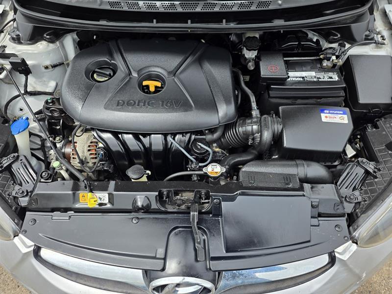 Hyundai Elantra GLS M/T 2013
