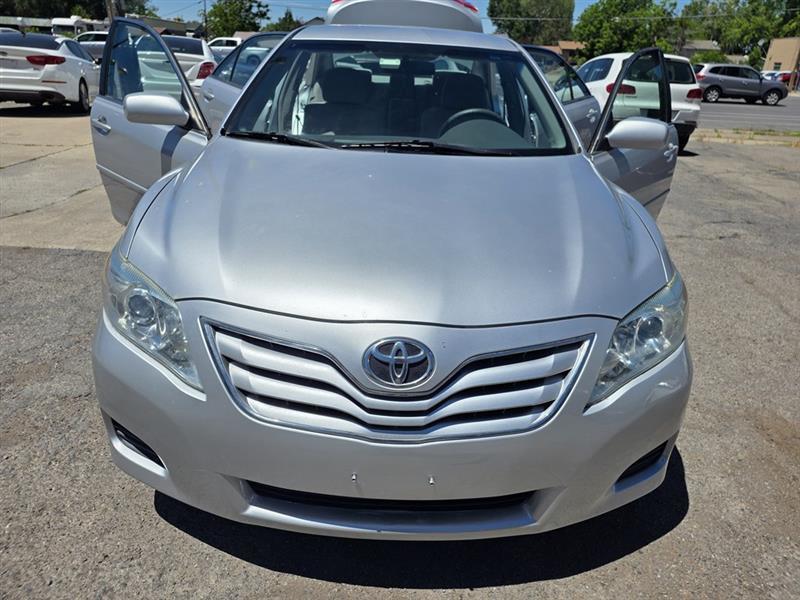 Toyota Camry SE 6-Spd MT 2010