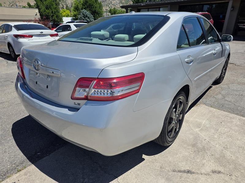 Toyota Camry SE 6-Spd MT 2010