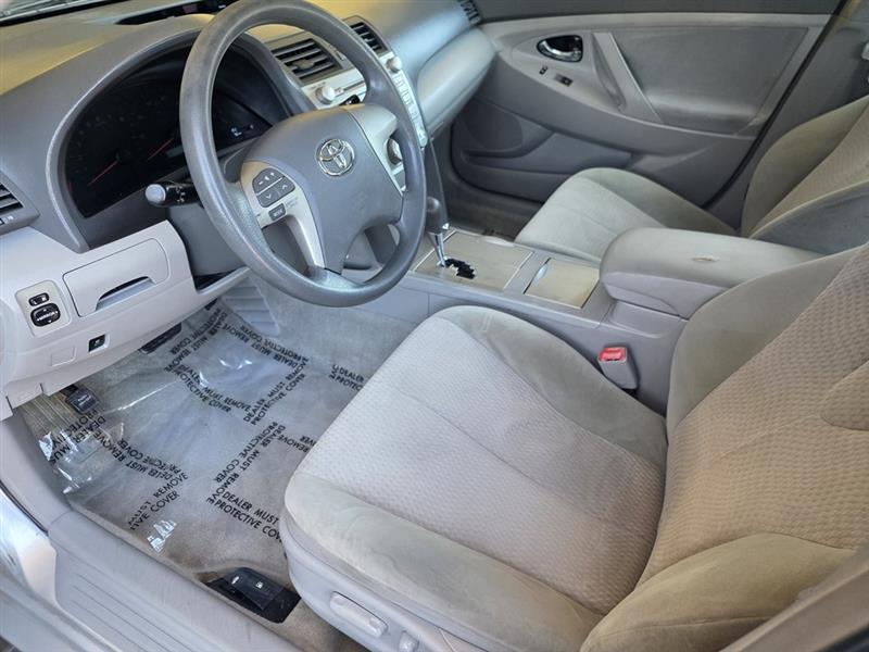 Toyota Camry SE 6-Spd MT 2010