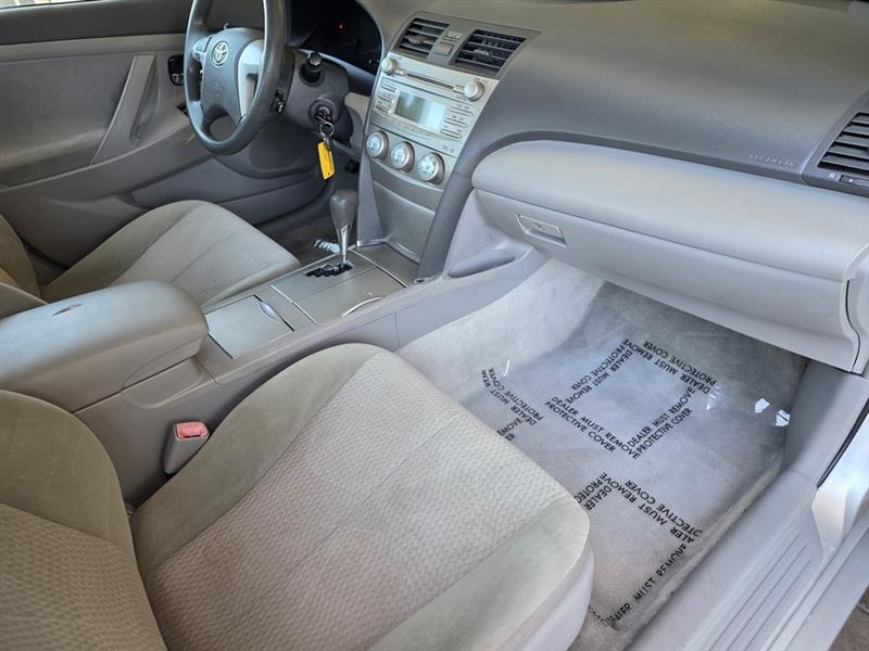 Toyota Camry SE 6-Spd MT 2010