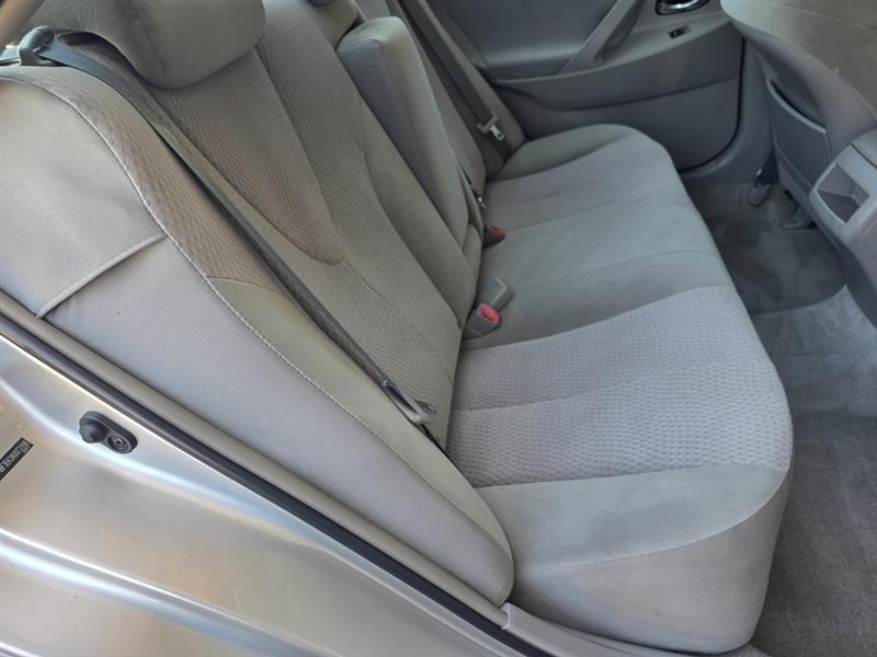 Toyota Camry SE 6-Spd MT 2010