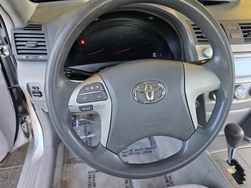 Toyota Camry SE 6-Spd MT 2010
