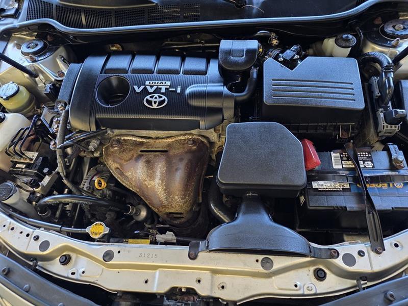 Toyota Camry SE 6-Spd MT 2010