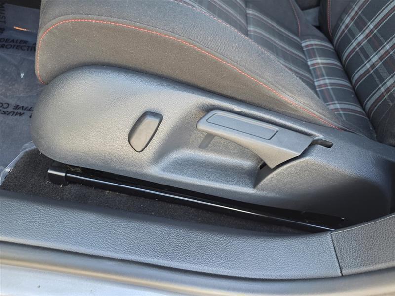 Volkswagen GTI 4-door 2013