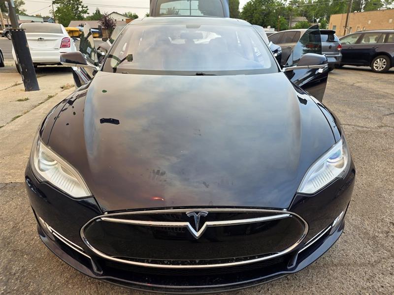 Tesla Model S Base 2014