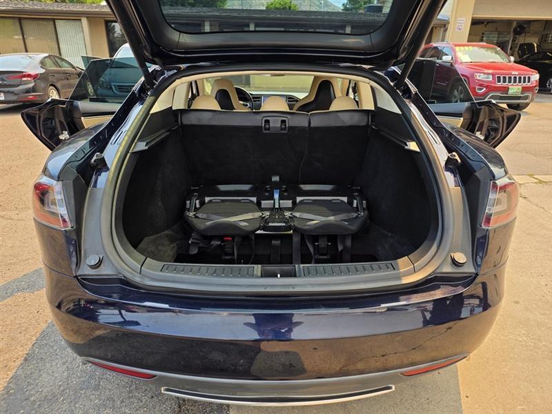 Tesla Model S Base 2014