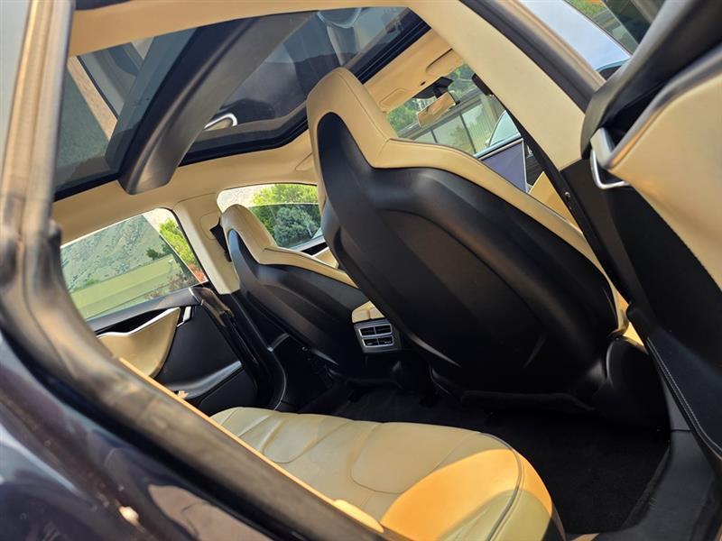 Tesla Model S Base 2014