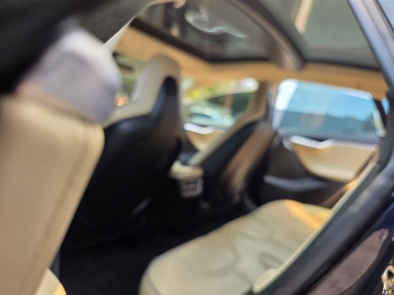 Tesla Model S Base 2014