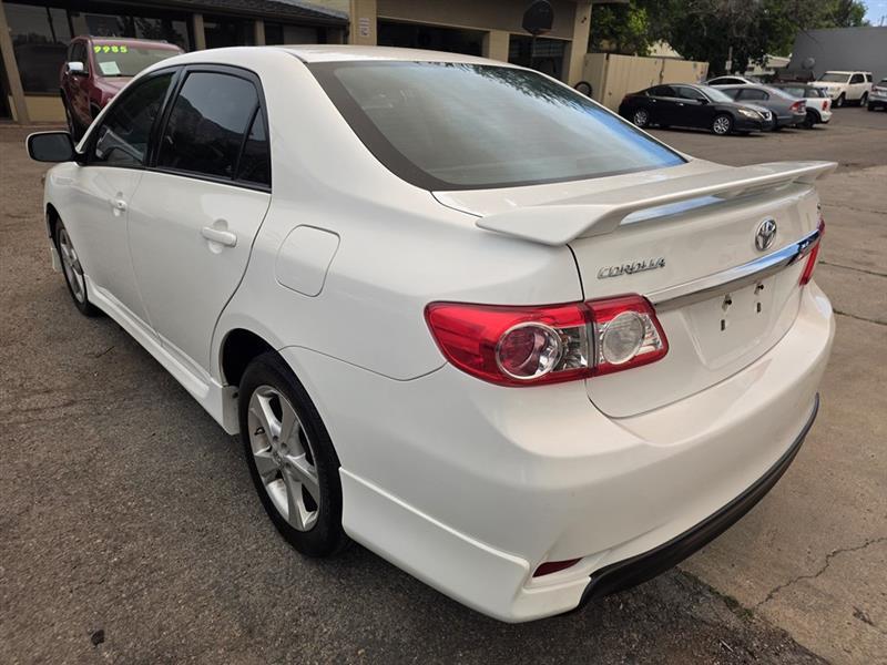 Toyota Corolla  2012