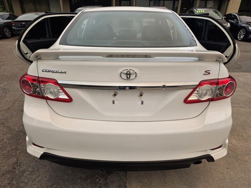 Toyota Corolla  2012