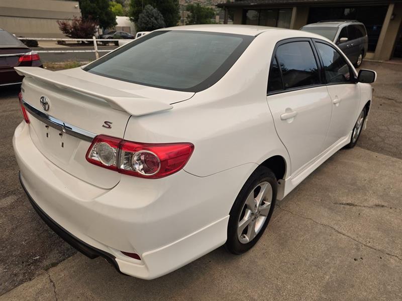 Toyota Corolla  2012