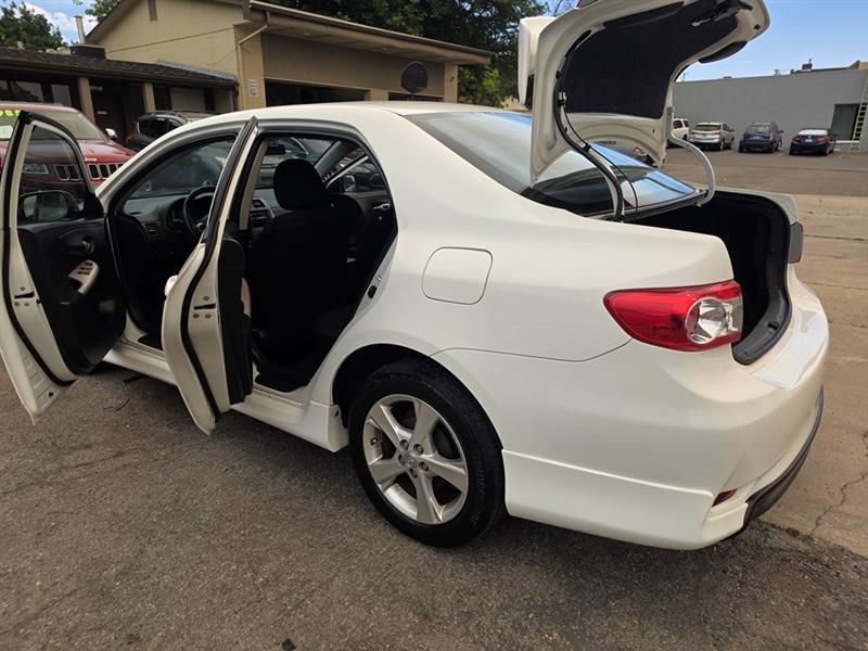 Toyota Corolla  2012