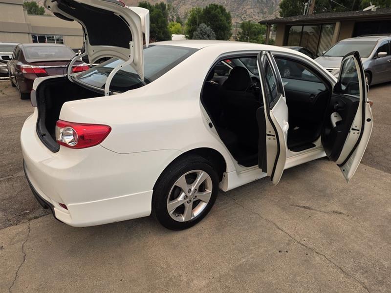 Toyota Corolla  2012