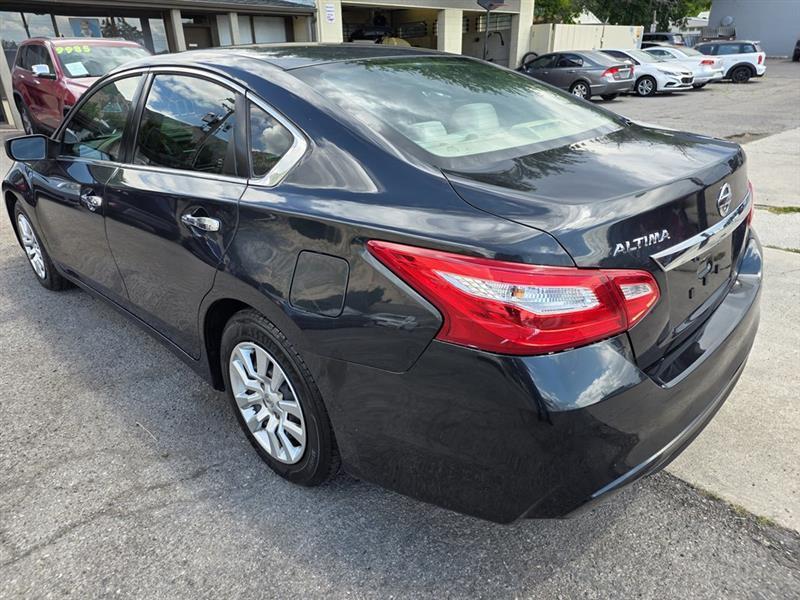 Nissan Altima  2016