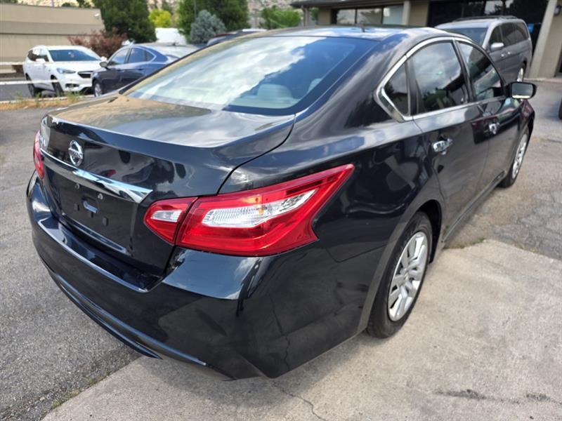 Nissan Altima  2016